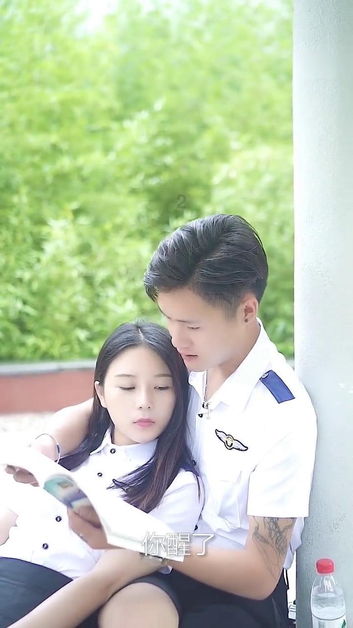 女孩清洁音乐室